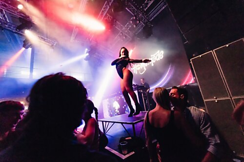 Curly Straight, Taryn & Skinny